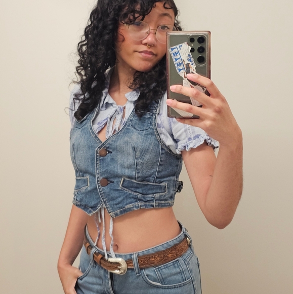 Meet your Posher, Kas - Picture 1 of 1